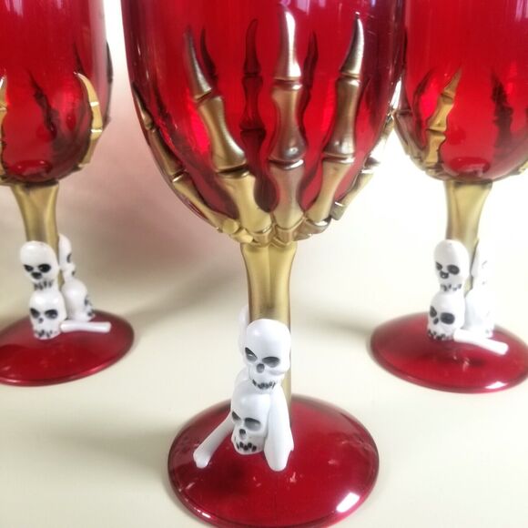 Halloween Goblet Plastic Skull Claw Glasses Halloween Party Red Gold Lot of 8 - Picture 10 of 13